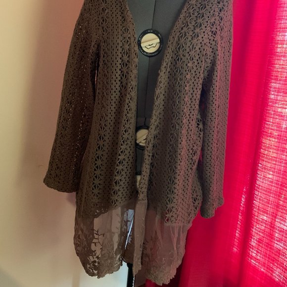 Size Large - Picture 1 of 4